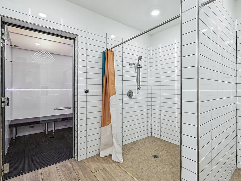 High Street View Luxury Apartments — Photo 8