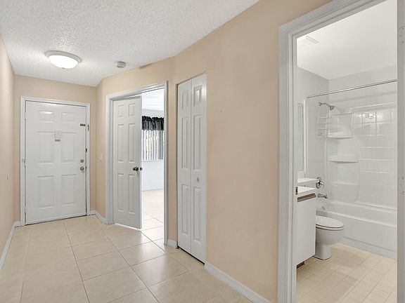 4th image of 7392 Pinewalk Drive S