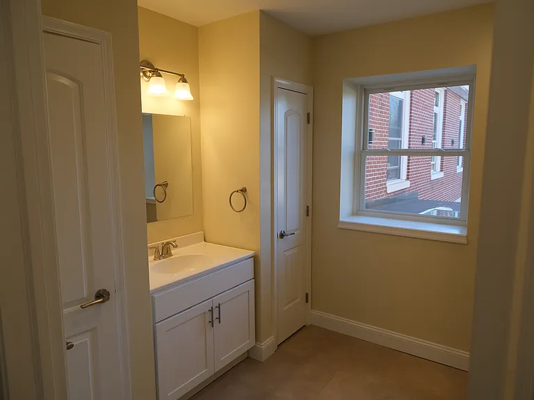 236 S Richmond St #106 — Photo 4