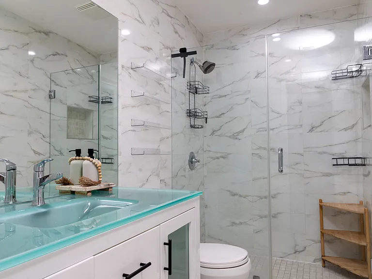450 SE 7th St #232 — Photo 21