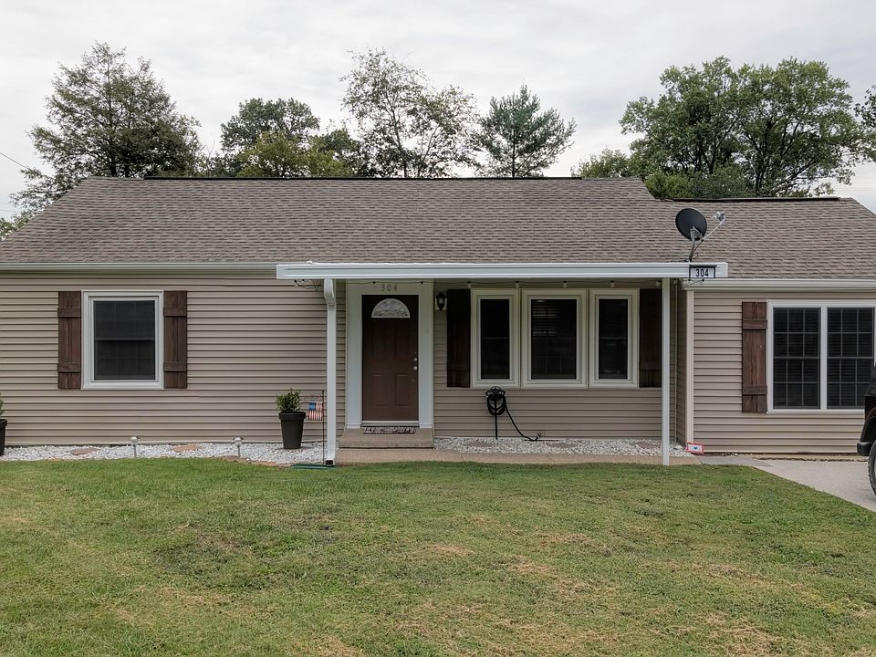 1st image of 304 Canterbury Dr