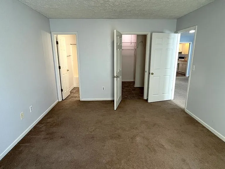220 John Ct — Photo 14