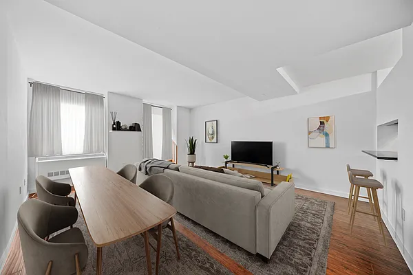 Rented by Aura NYC LLC | media 5