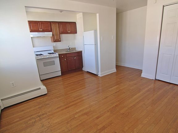 5th image of 4060 Roosevelt Blvd APT 3