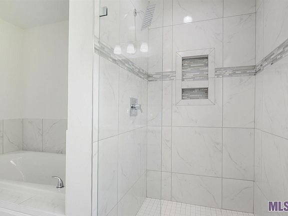 3rd image of 551 Thornwood Dr