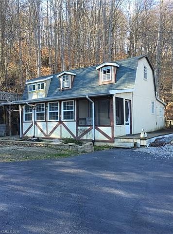 cottage 2br/2bth 