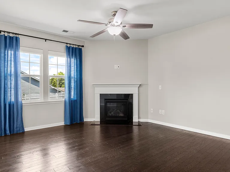 5009 Glenellen Way — Photo 12