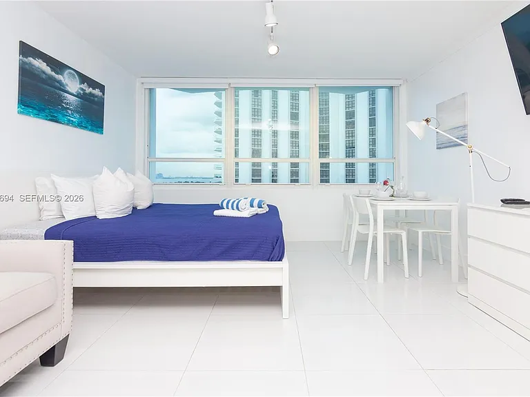 5445 Collins Ave #908 — Photo 2