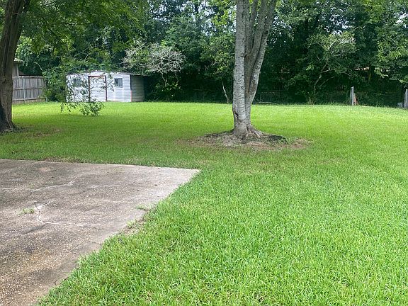 2nd image of 223 Driftwood St