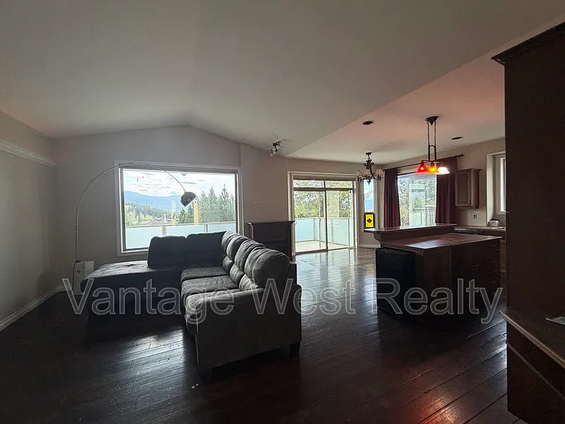 3 bed, 2.0 bath, 1450 sqft, $2,850 — Photo 4