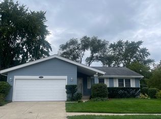 2729 Wild Plum St, Woodridge, IL 60517