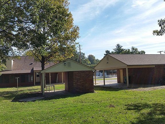 Garden Shed/BBQ Area 