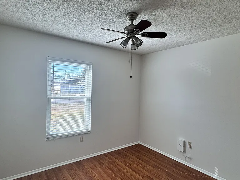 13455 White Plains St — Photo 7