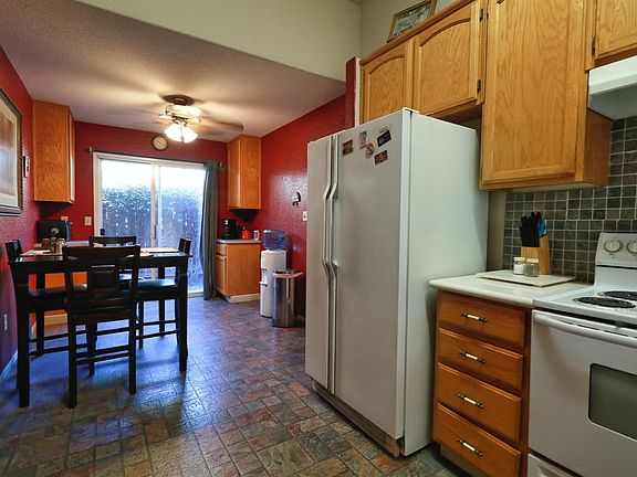 5th image of 1109 La Mesa St