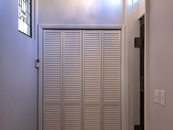 4th image of 61 Clinton St #1