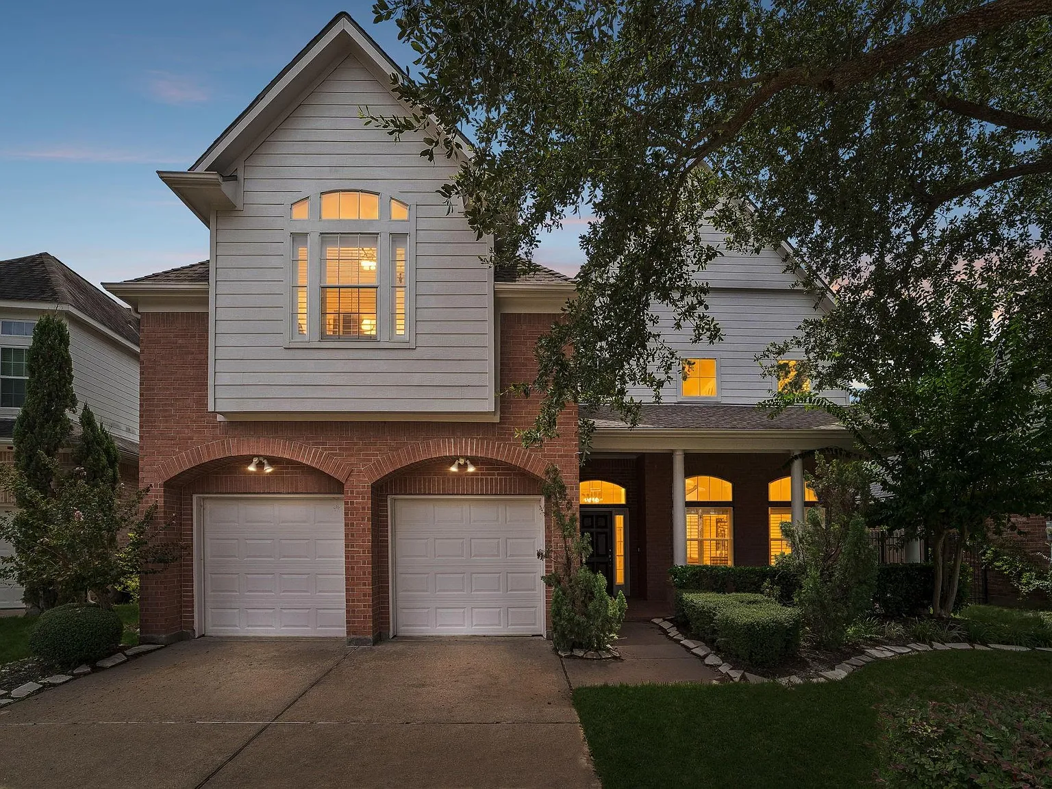 5 bed, 3.0 bath, 3958 sqft, $4,200 — Photo 3