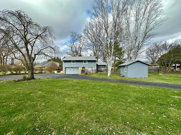 1325 Home Circle Dr, Bucyrus, OH 44820