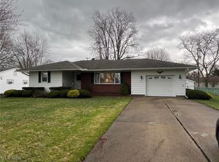 1052 Westshore Dr, Ashtabula, OH 44004