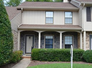 2172 Memorial Dr, Clarksville, TN 37043