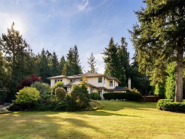 11466 Sumac Dr, North Saanich, BC V8L 5J8