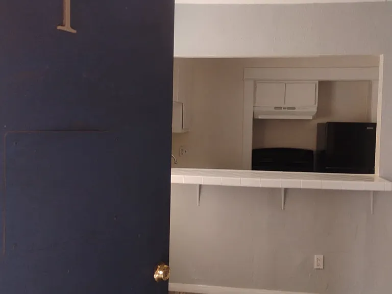 1128 Raymond Ave #1 — Photo 3