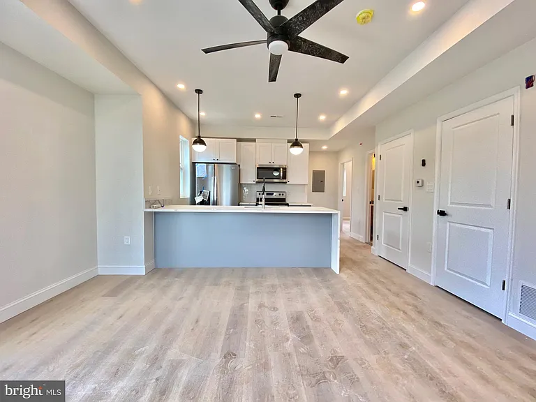 6100 Ridge Ave #3 — Photo 2