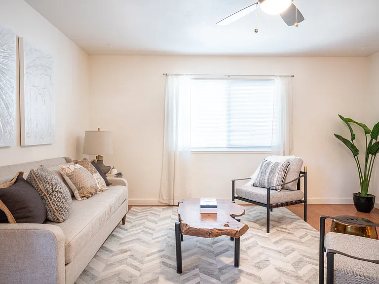 137 Sierra Dr — Photo 14