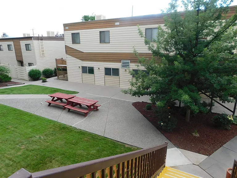 125 Franklin Ave #213 — Photo 2