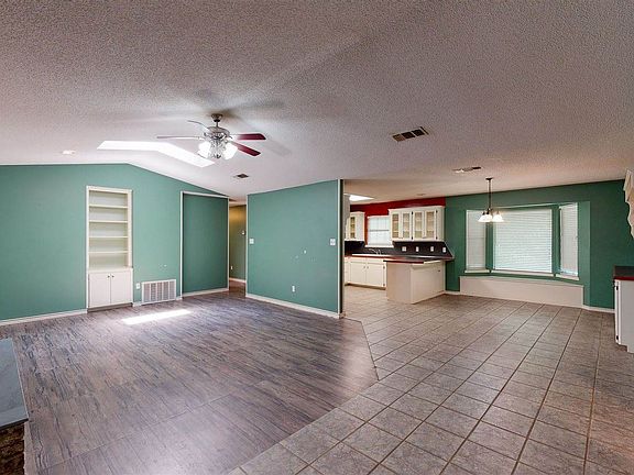 4th image of 343 Limley Dr