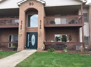 9742 Sawgrass Ct, Belleville, MI