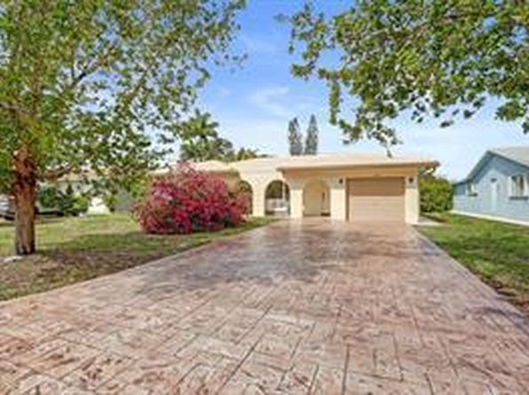 8205 NW 106th Ave
