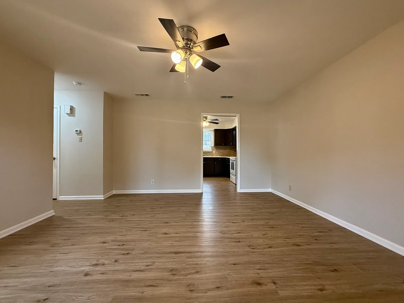 2 bed, 989 sqft, $1,150 — Photo 2