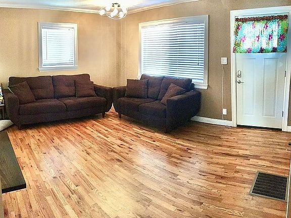 2nd image of 210 S Weir Dr