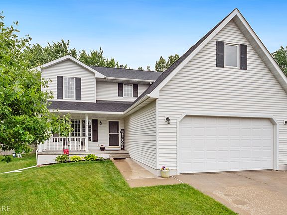 2nd image of 1105 E Henderson Pl