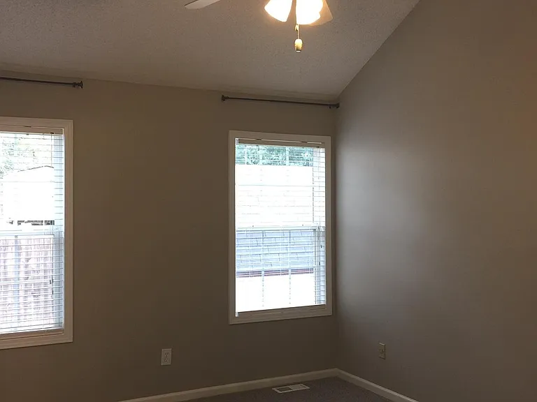 605 Habersham Ln — Photo 15