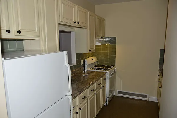 Rented by Bedford Brownstone Realty | media 22