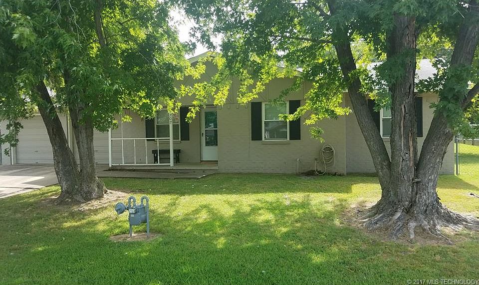 1st image of 702 N Talihina St