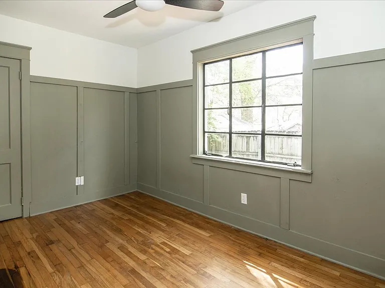 678 Vernon Ave SE — Photo 18