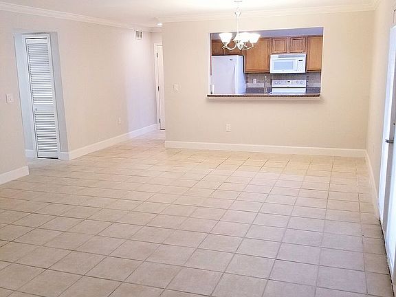 2nd image of 1943 Toucan Way Unit 212