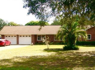 11710 Pine Forest Dr, New Port Richey, FL 34654