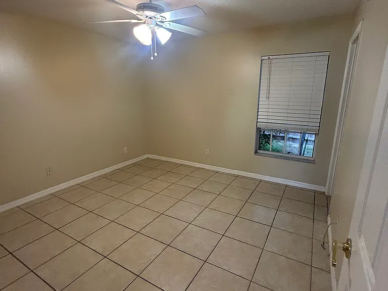 Picture of the primary bedroom