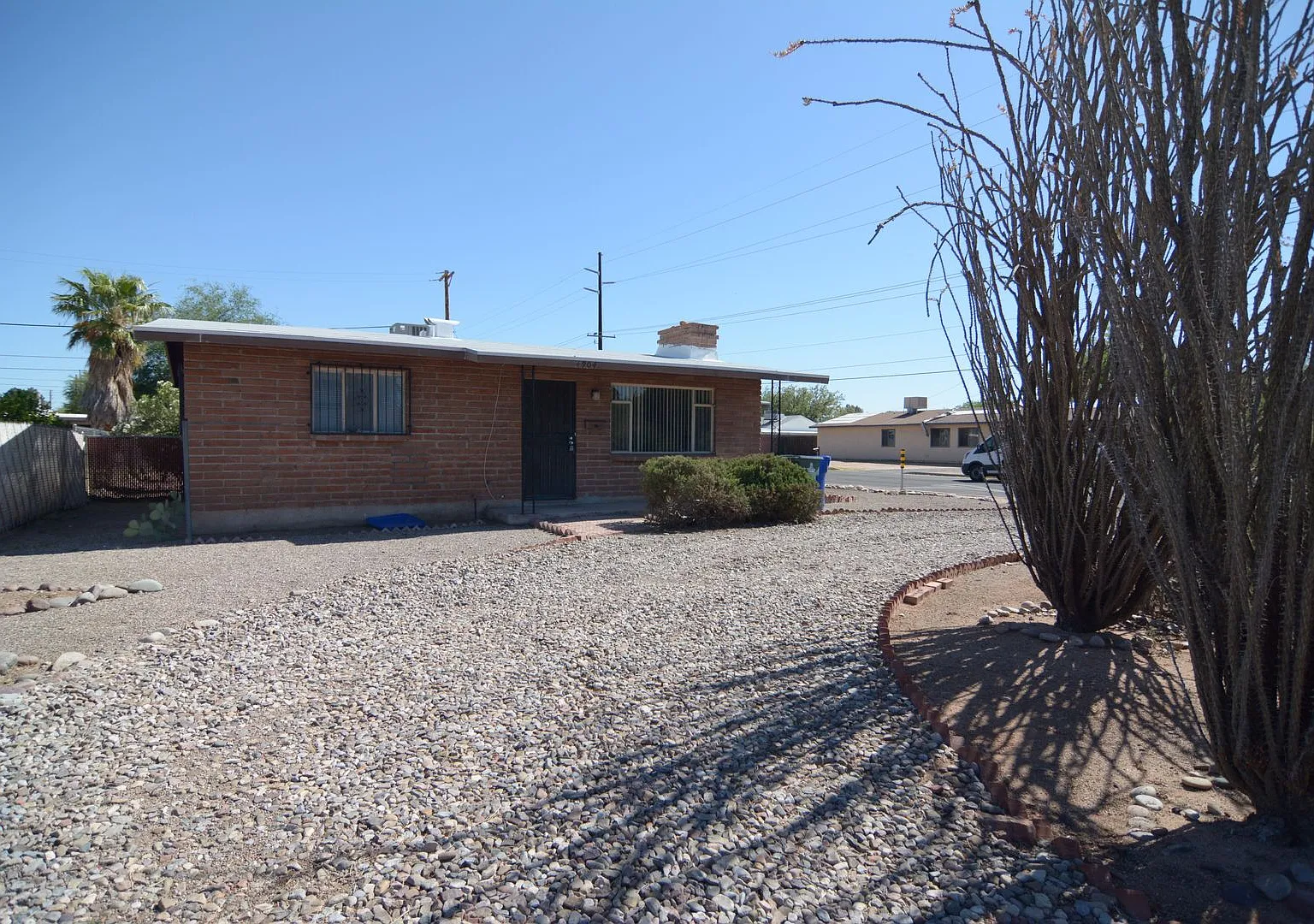 Charming 2 Bedroom 1 Bath Home! Central Tucson Location! — Photo 2