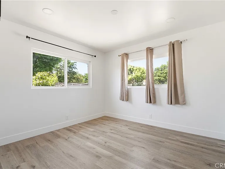 13173 McKinley Ave #FRONT HOUSE — Photo 21