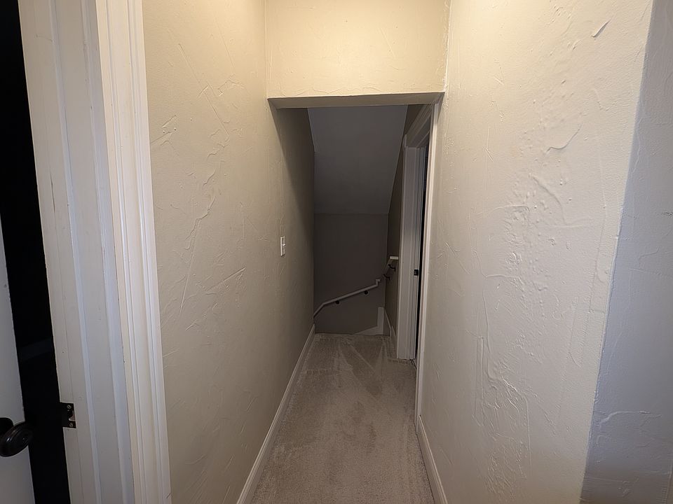 1st image of 915 Rose Ave E #2