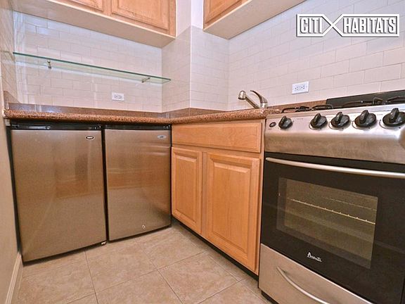 5th image of 420 E 55th St APT 7J