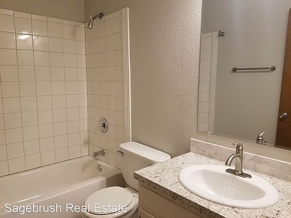 3rd image of 1000 Ash St APT 3