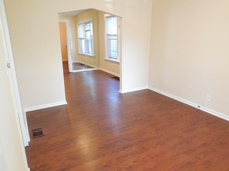 2nd image of 218 W 106th St