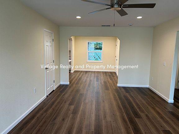 2nd image of 3021 Saint Joseph Dr