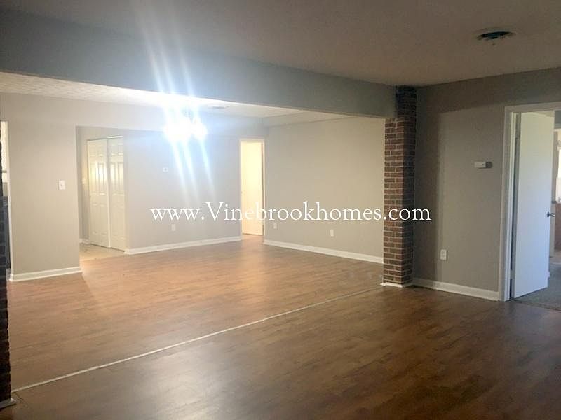1st image of 207 W Sherry Dr