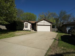 1124 E Livingston Ct, Springfield, MO 65803
